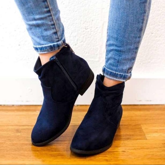 Boutique Shoes - Corset Zip Back Black Chelsea Ankle Booties